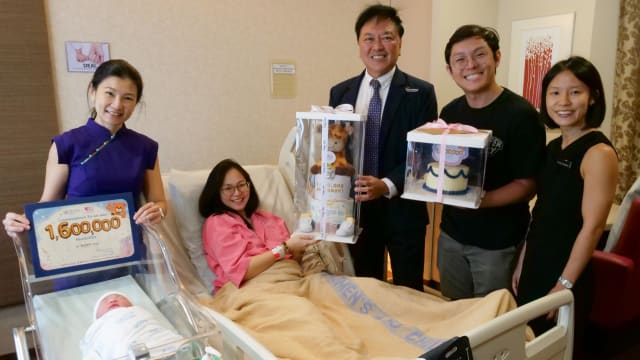 竹脚妇幼医院百年庆 喜迎接生第160万个新生儿