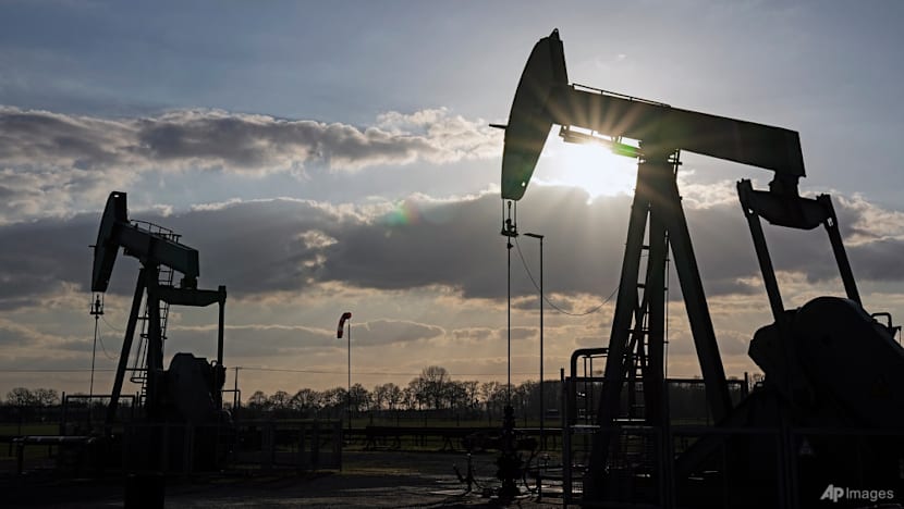 Global energy body discusses releasing strategic oil reserves