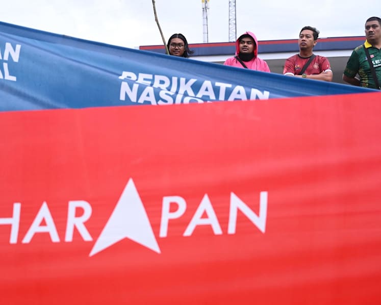 As it happened: Hung parliament for Malaysia, with Pakatan Harapan slightly in front of Perikatan Nasional 