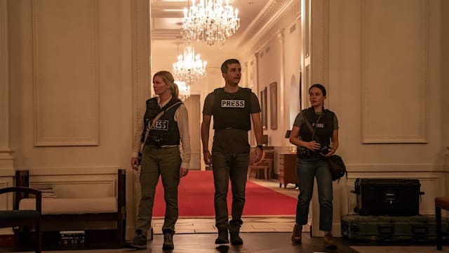 【满城三带黄金甲】“Civil War”：内战包装的公路电影