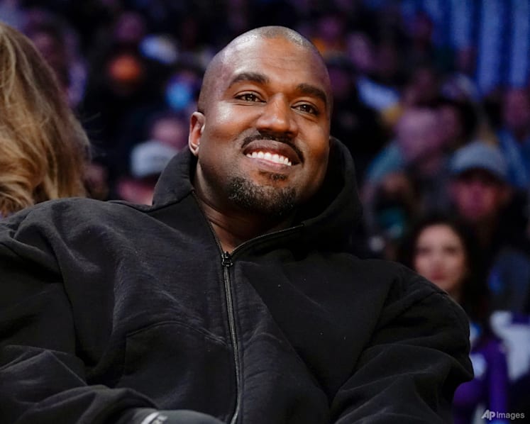 Kanye West returns after controversies with sold-out concert and Lauryn Hill cameo