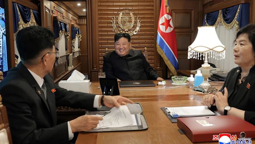 North Korea's Kim Jong Un crosses border into China in armoured train North Korea's Kim Jong Un crosses border into China in armoured train