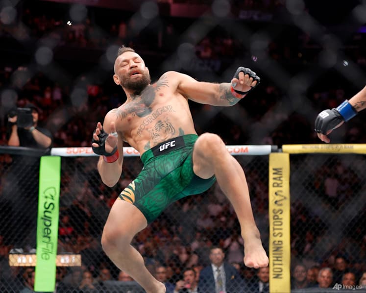 Conor McGregor's long-awaited UFC return ends with another leg injury