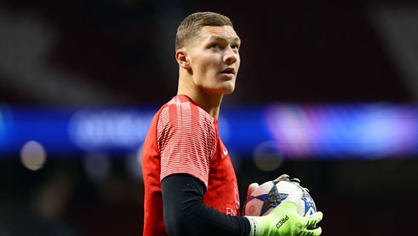 Ipswich sign Dutch goalkeeper Scherpen