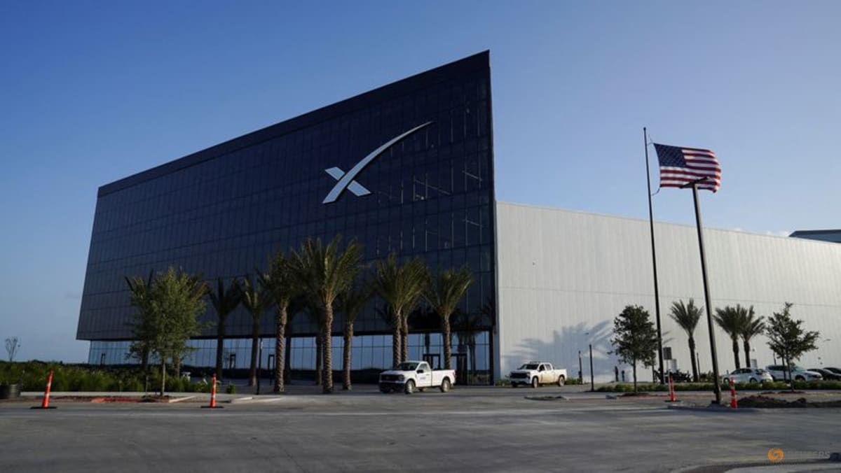 SpaceX to pursue 2026 IPO raising above  billion, Bloomberg News reports