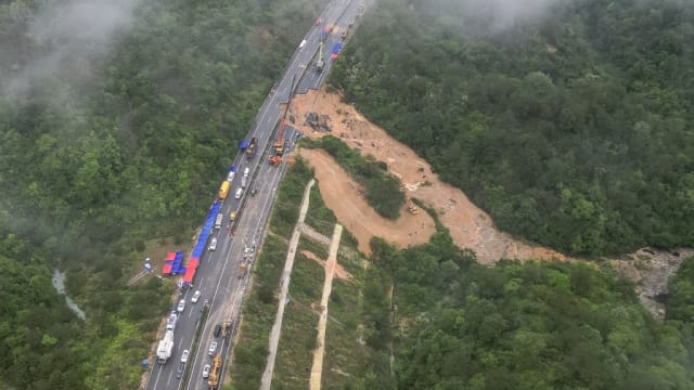 中国广东高速公路坍塌 死亡人数增加至48人