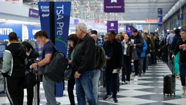 特朗普下令减少航班数量 全美昨日逾1200趟航班被取消