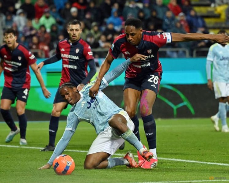 Juventus title hopes fade after defeat at Cagliari