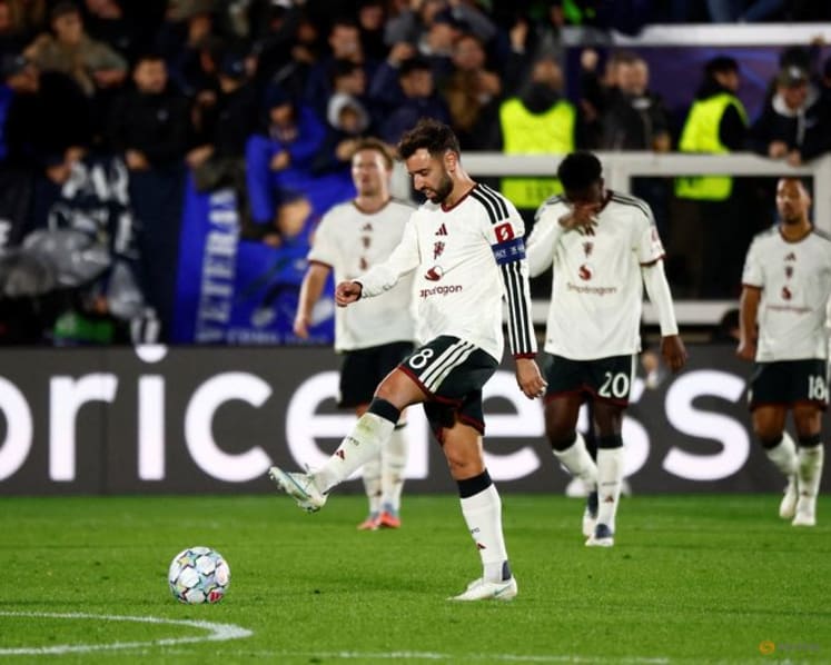 Fernandes questions United's tactics after Como hammering