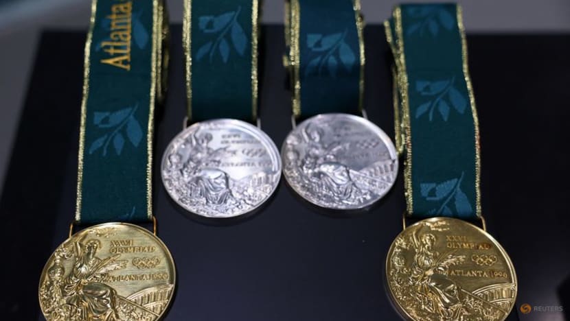 Olympic champion Hall Jr. receives replicas of 10 medals lost in LA fires