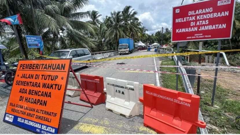 Johor perbaiki 800 lokasi jalan berlubang akibat banjir Johor perbaiki 800 lokasi jalan berlubang akibat banjir