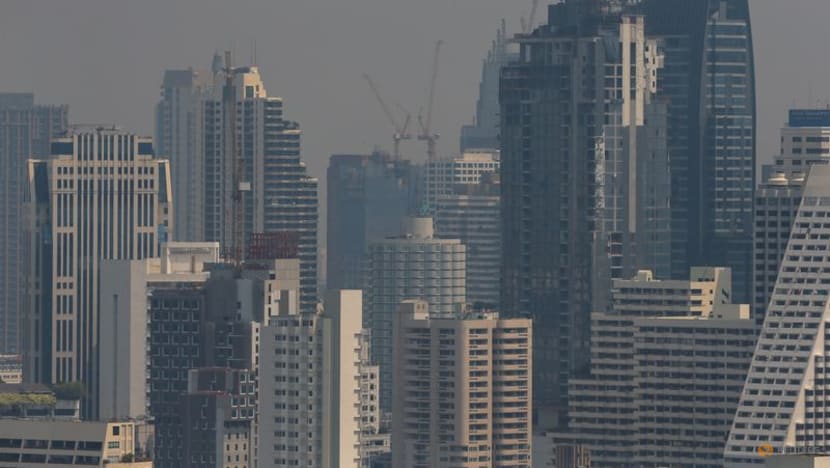 Bangkok residents advised to stay indoors as air quality hits unhealthy levels Bangkok residents advised to stay indoors as air quality hits unhealthy levels