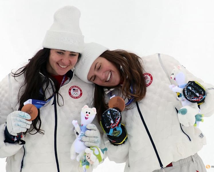 Alpine skiing-Two fourths make a third for US bronze medallists in women's team combined