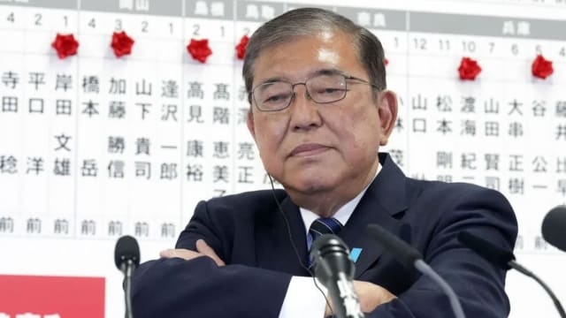 日本首相石破茂矢言留任 不允许“政治真空”