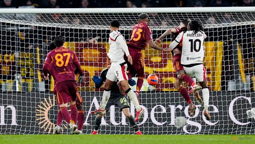 Milan held by Roma to leave Inter five clear at Serie A summit