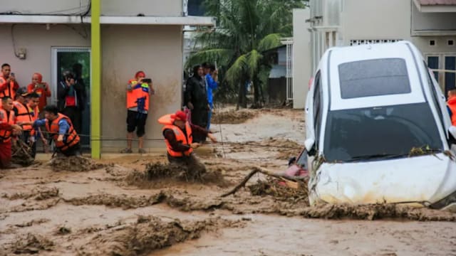 斯里兰卡豪雨引发洪灾和土崩 本周已导致至少31人死亡