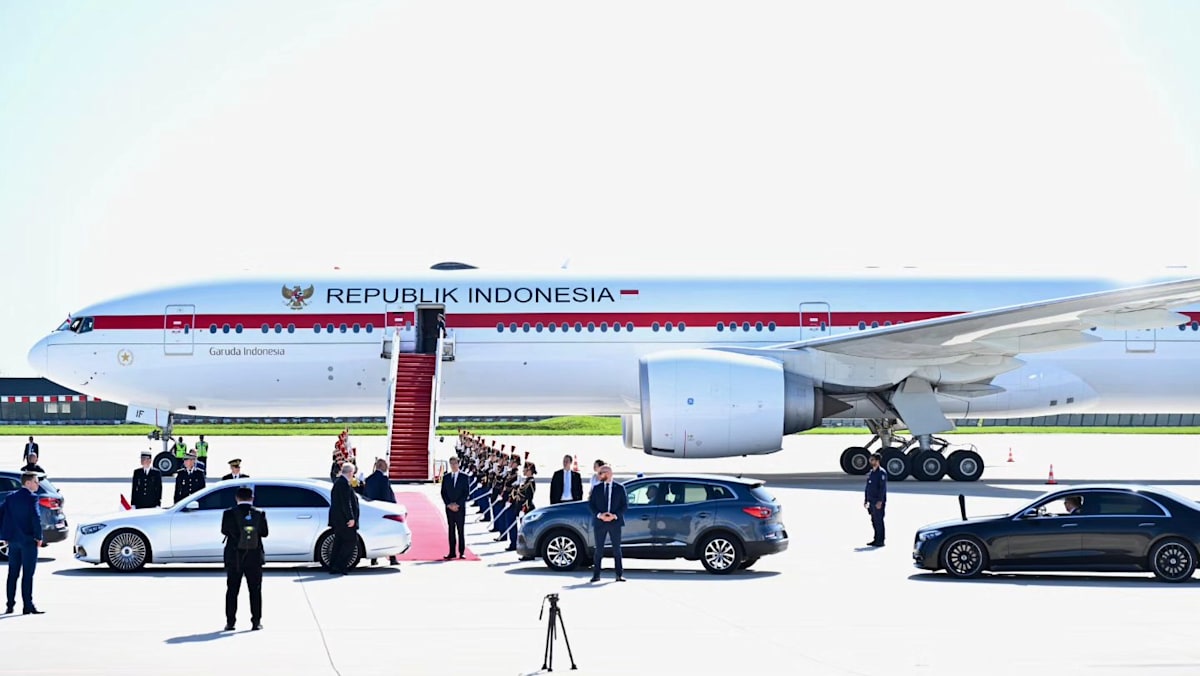 Prabowo calls criticism of foreign visit strange