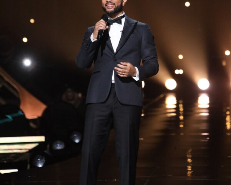 John Legend's Musical Journey with Singer: Chinese Netizens Hail a "Masterclass"