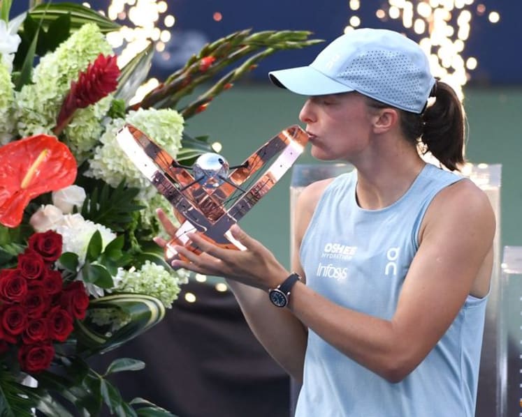 Swiatek defeats Rybakina to claim Canadian Open title​