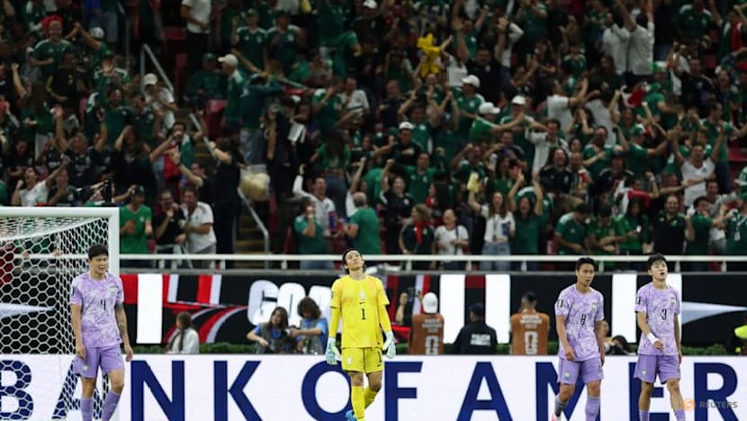 Romo's goal sends Mexico through but blunt attack leaves questions