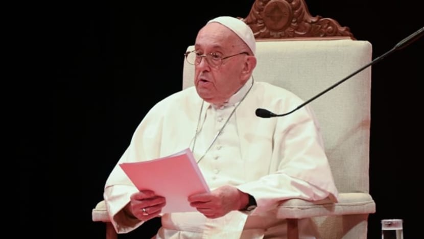 Paus Fransiskus puji kebijakan Singapura mendukung kelompok rentan, berharap perhatian khusus untuk yang miskin dan lansia