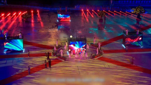 国庆庆典亮点纷呈 让观众感受国家团结的力量