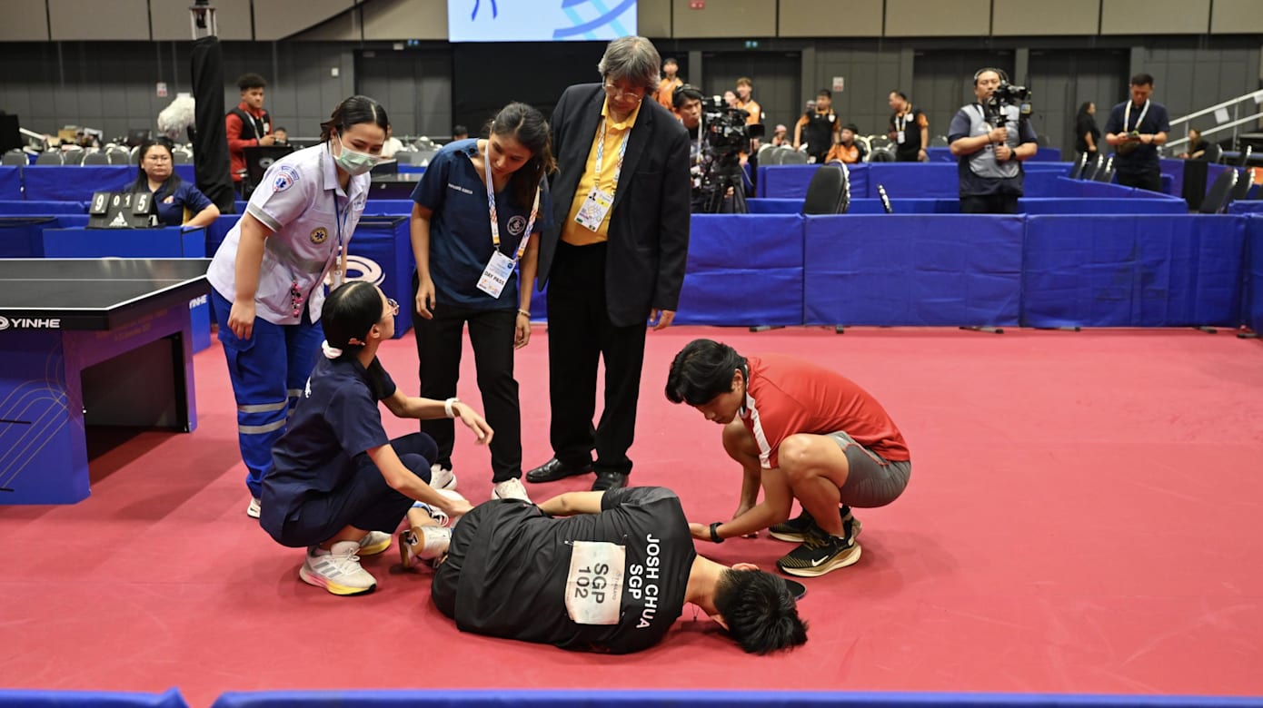 被轮椅推出场后重返再战 蔡劭恒神奇“复出”惊呆观众