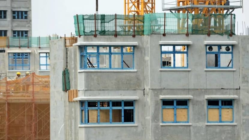 Pekerja maut dalam kemalangan forklift di Keat Hong Link