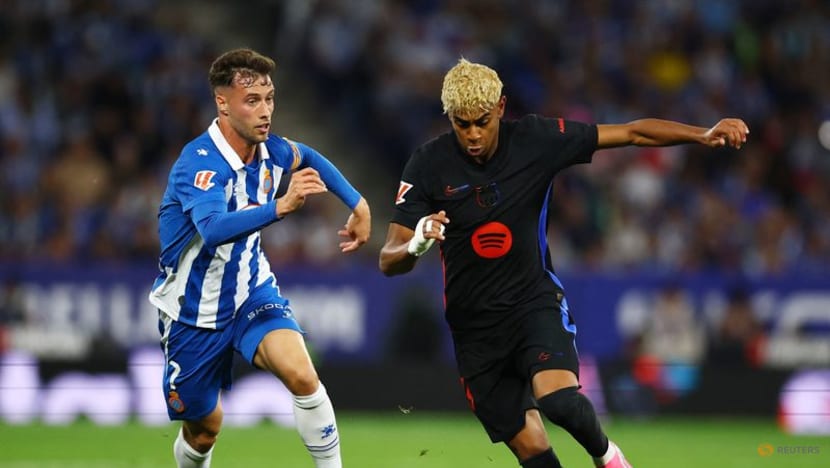 Raphinha lauds kid with the golden feet Yamal after Barca secure title