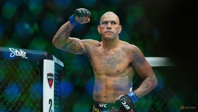 Pereira reclaims light heavyweight belt at UFC 320