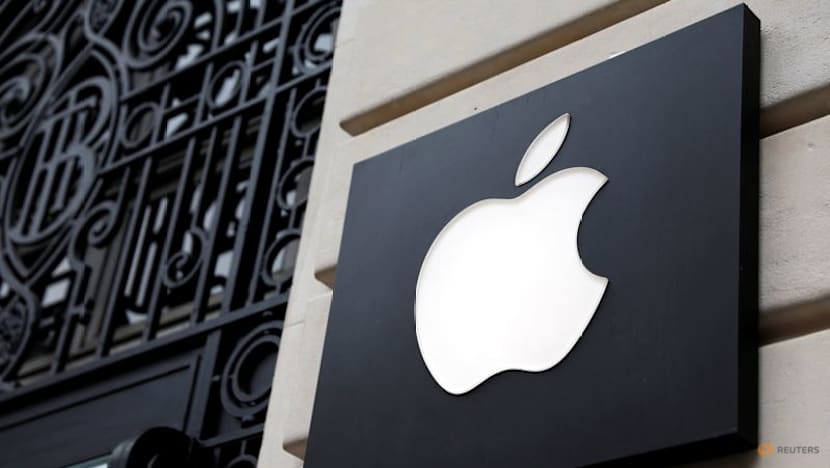 Apple plans to allow external voice-controlled AI chatbots in CarPlay, Bloomberg News reports