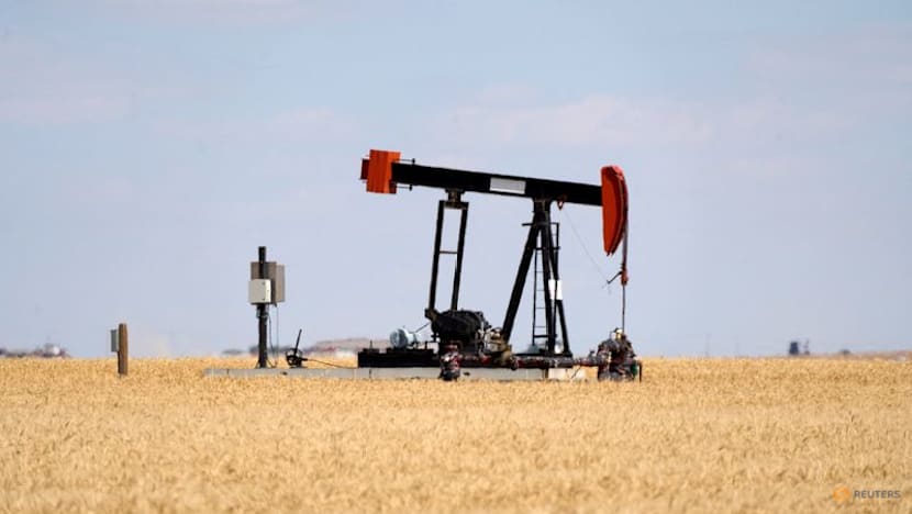 Oil retreats after hitting four-year high on concern of US-Iran war escalation