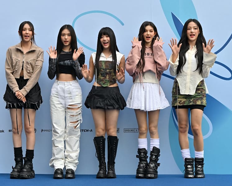 NewJeans members holding contest for fans to come up with new group name