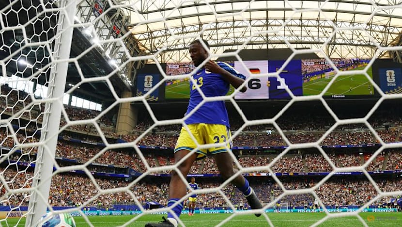 Curacao can still enjoy beautiful World Cup, says Advocaat