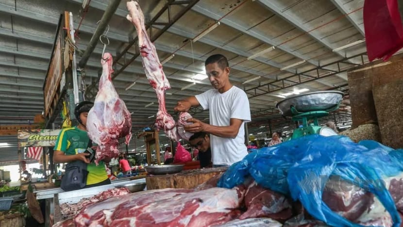 Daging bukan lagi pilihan untuk buka puasa di M'sia; pembeli kurangkan perbelanjaan Daging bukan lagi pilihan untuk buka puasa di M'sia; pembeli kurangkan perbelanjaan