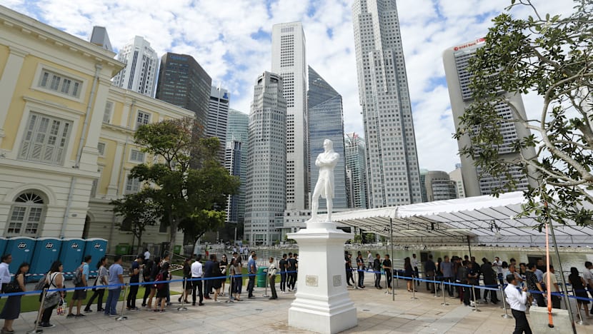 Young and old bid goodbye to S R Nathan