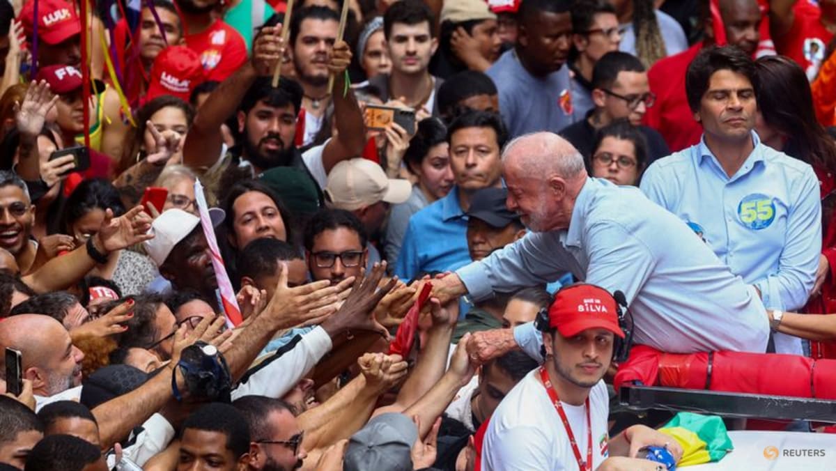 Lula, Bolsonaro trade blows in final scramble for votes in Brazil