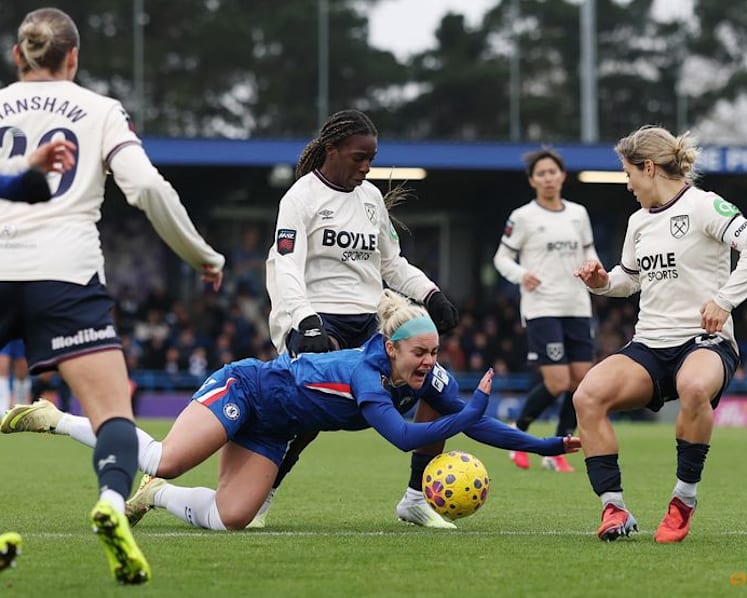 Man City stay top of WSL, Chelsea keep pressure on