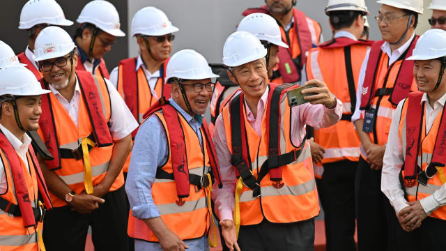 新柔地铁跨海高架桥 中央主桥墩正式完成衔接