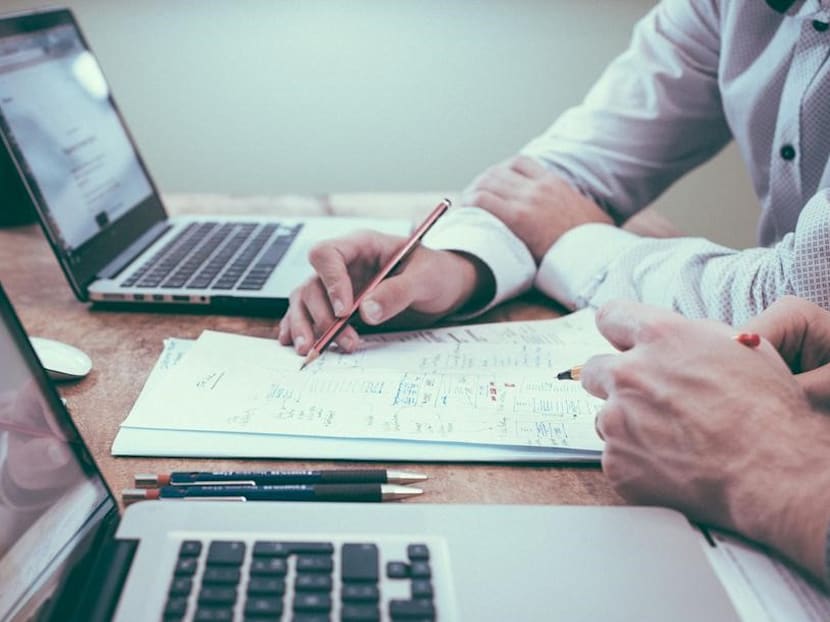 It does not always pay to be a humble leader