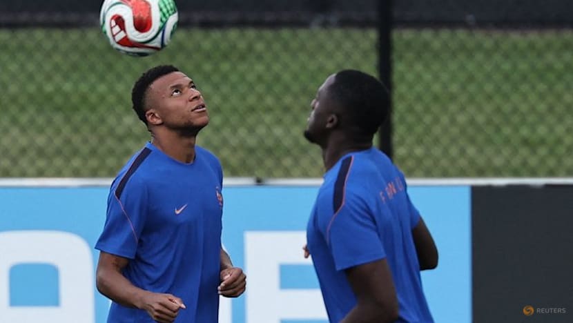 France will not give up on attacking philosophy, says Deschamps