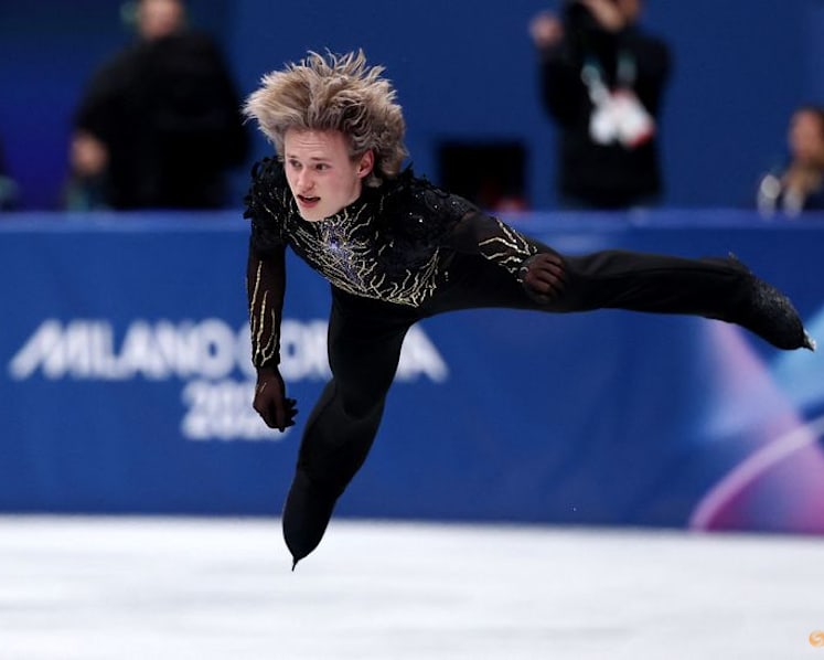 Figure skating-Former Olympians rally round Malinin after shattering defeat