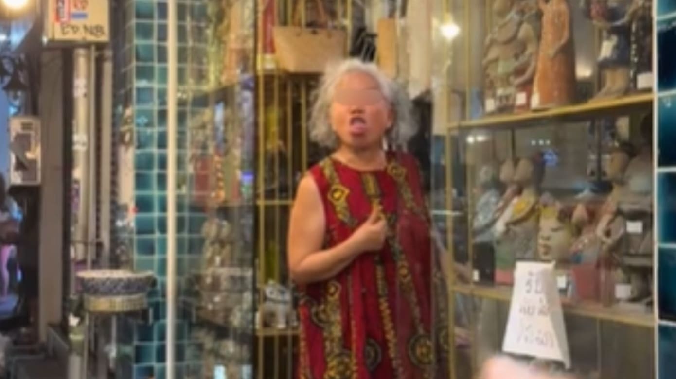 挤眉弄眼吐舌头 泰国店主涉歧视中国游客