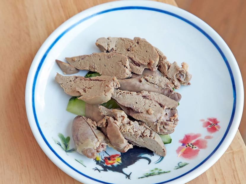 Thailand’s Go-Ang Pratunam Chicken Rice Vs Singapore's Hainanese Chicken Rice — Which Is Better? Thailand’s Go-Ang Pratunam Chicken Rice Vs Singapore's Hainanese Chicken Rice — Which Is Better?