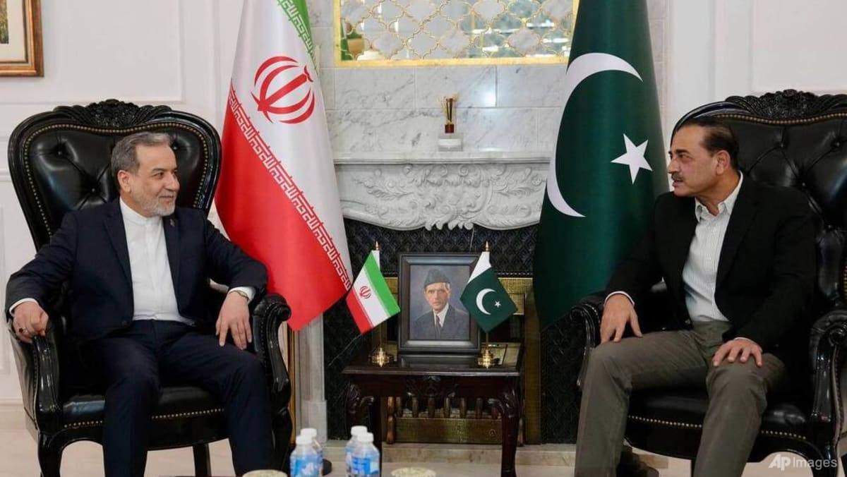 Trump says Iran can call if it wants to talk, as Iranian foreign minister heads to Russia