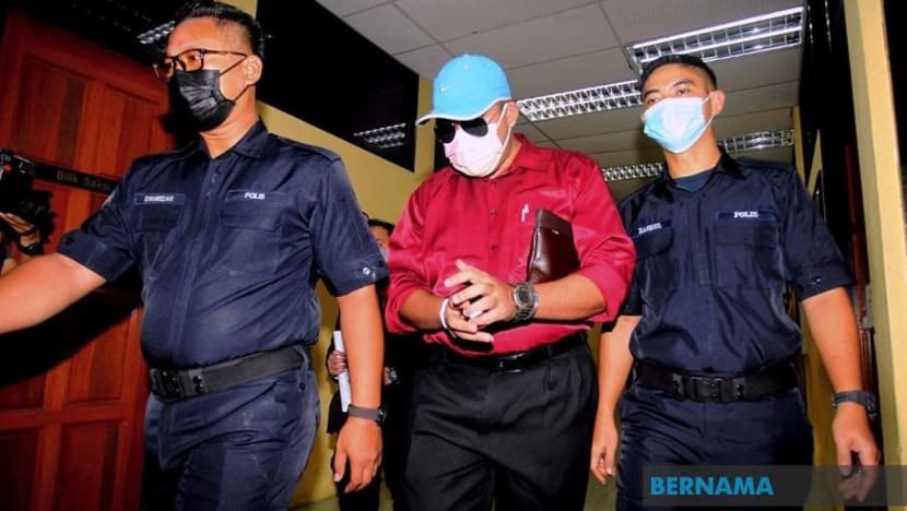 Guru berdepan 32 tuduhan lakukan seks luar tabii, amang seksual ke atas pelajar Guru berdepan 32 tuduhan lakukan seks luar tabii, amang seksual ke atas pelajar