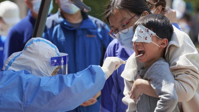 解封十天 上海又迎来大规模冠病检测