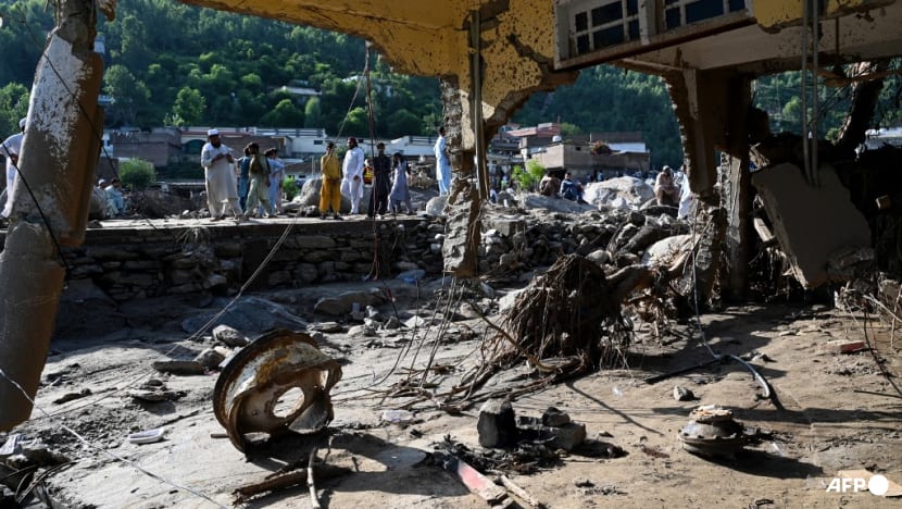 Pakistan villagers say floods hit 'in seconds', as toll rises to 365 Pakistan villagers say floods hit 'in seconds', as toll rises to 365