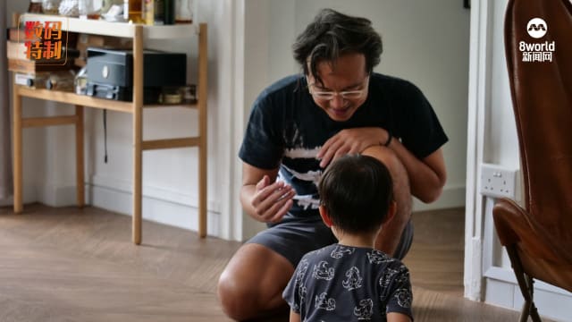 为留给儿女居住体验 他愿当黑白屋的看护者