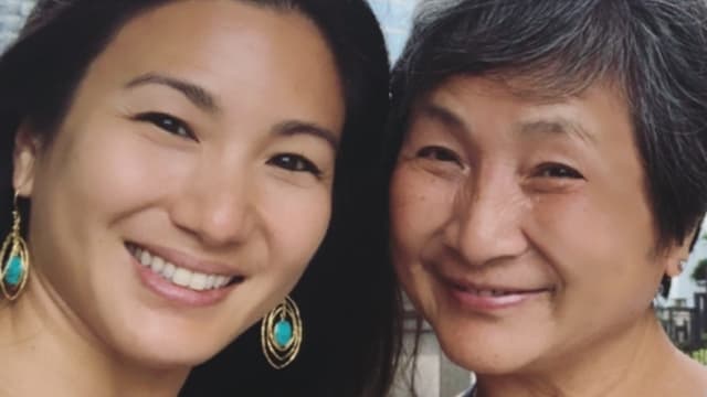 郑佩佩离世7个月，女儿惊爆“急速衰老”